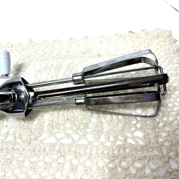 Vintage Rotary Hand Mixer Kitchen Utensil Whisk Manual Crank - Picture 8 of 10
